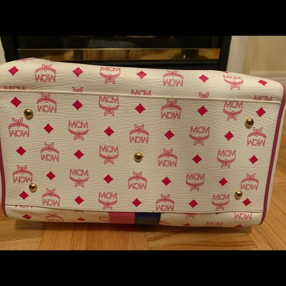 MCM purse - Picture 4 of 4